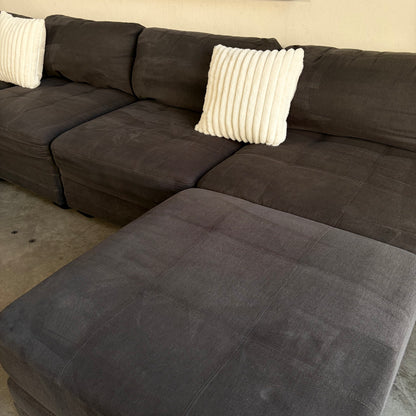 Thomasville Tisdale Modular Sectional with 2 Storage Ottomans