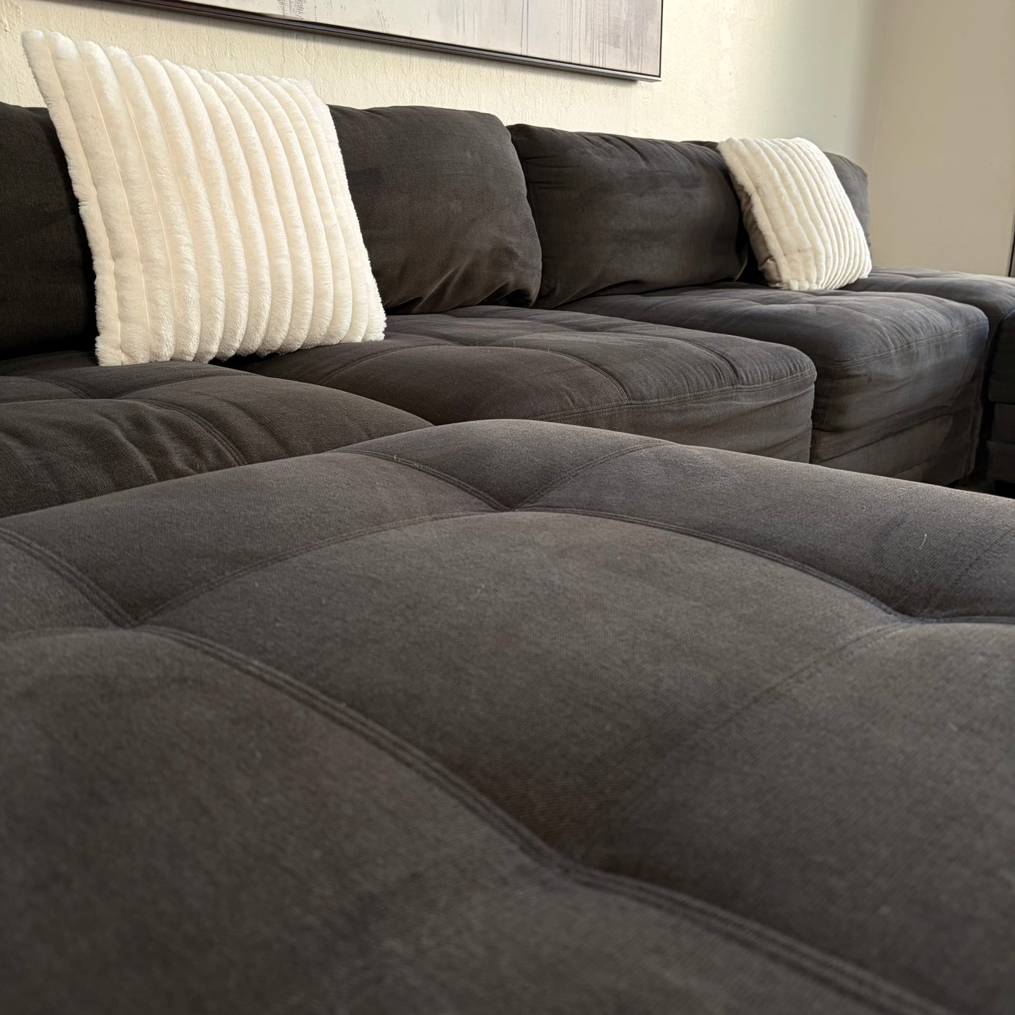 Thomasville Tisdale Modular Sectional with 2 Storage Ottomans