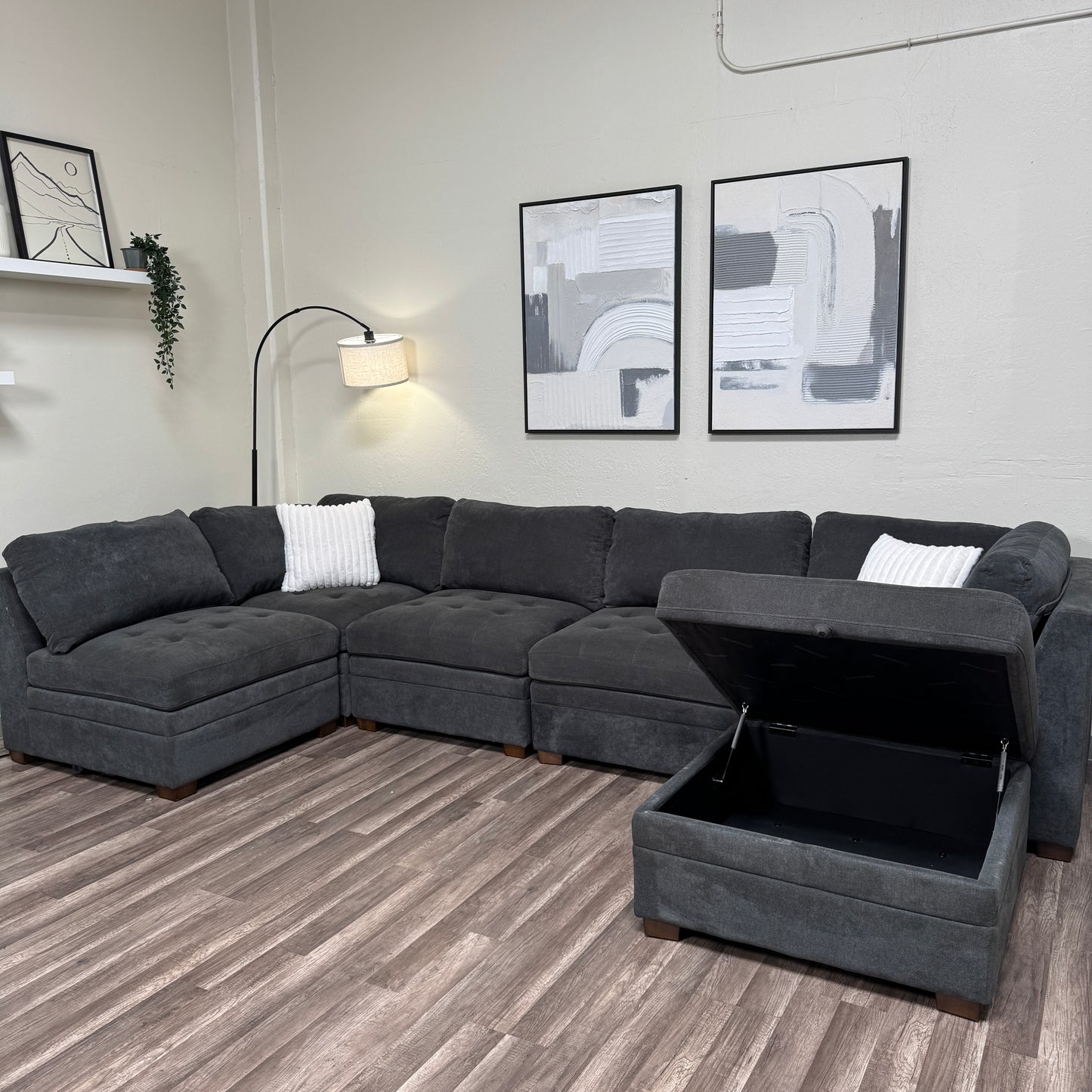 Thomasville Tisdale Modular Sectional with Storage Ottoman
