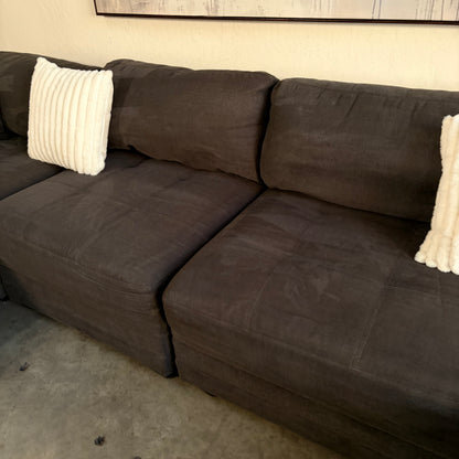 Thomasville Tisdale Modular Sectional with 2 Storage Ottomans