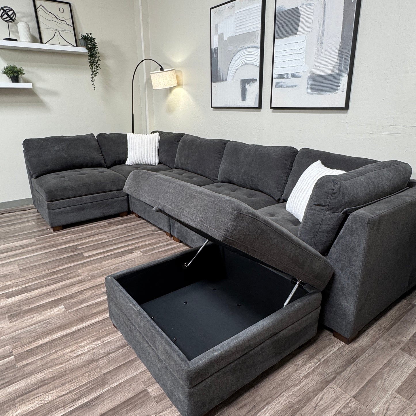 Thomasville Tisdale Modular Sectional with Storage Ottoman