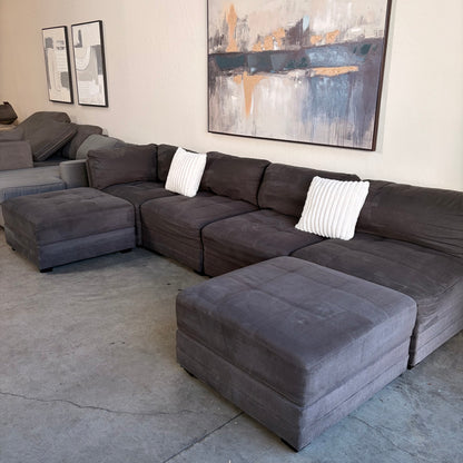 Thomasville Tisdale Modular Sectional with 2 Storage Ottomans