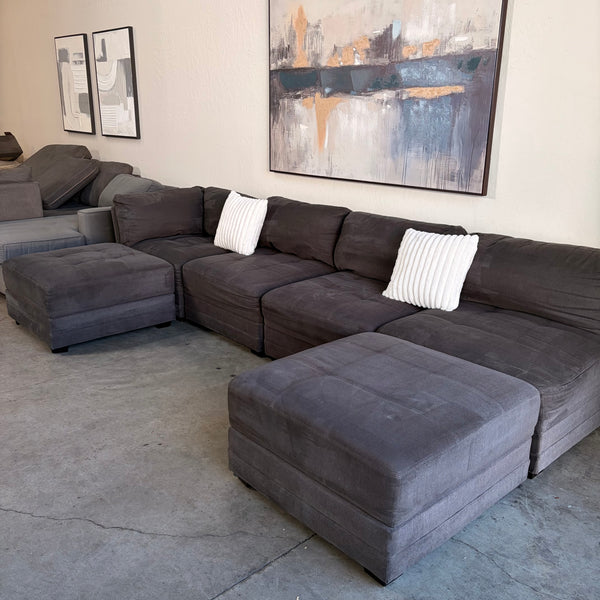 Thomasville Tisdale Modular Sectional with 2 Storage Ottomans